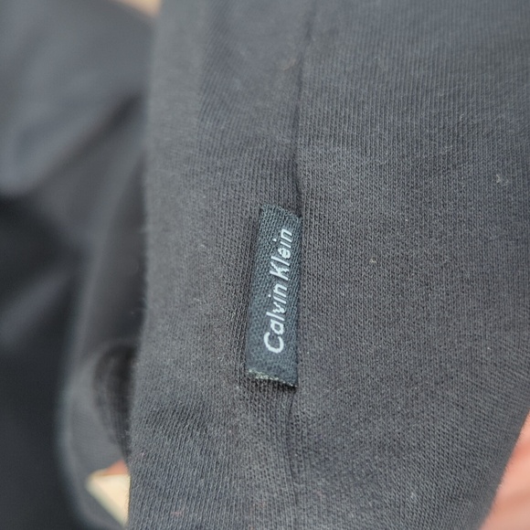 Men's Calvin Klein Classic Black Men's T-Shirt - Size Medium Great Condition - Picture 3 of 6